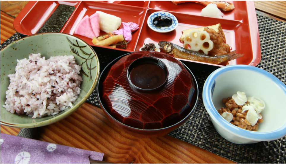 朝食は和食